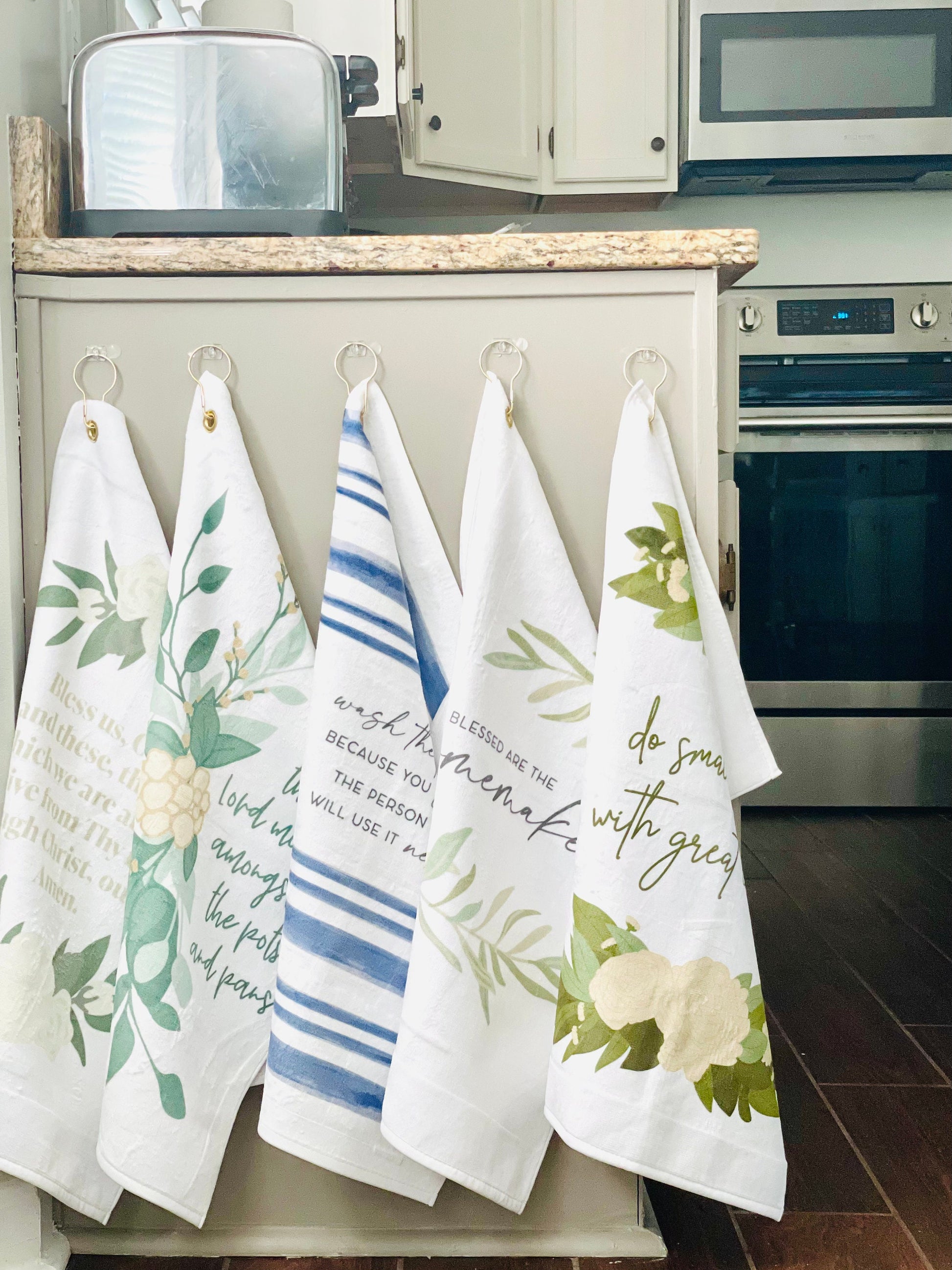 blessed are the homemakers kitchen towel